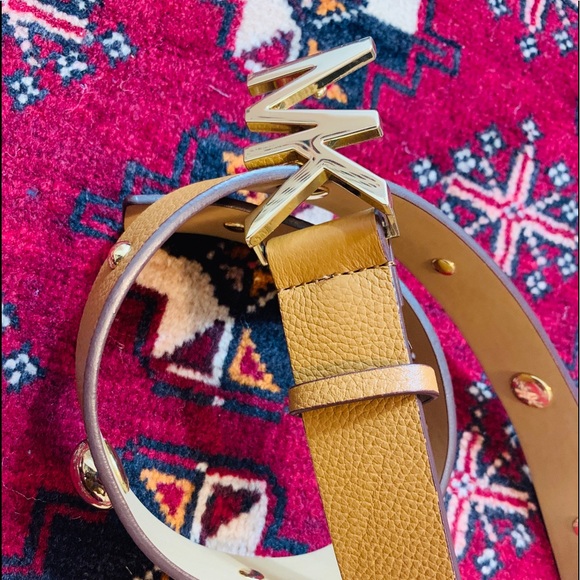 MICHAEL KORS BELT SIZE SMALL - Picture 2 of 5